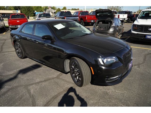 2022 Chrysler 300 Touring L