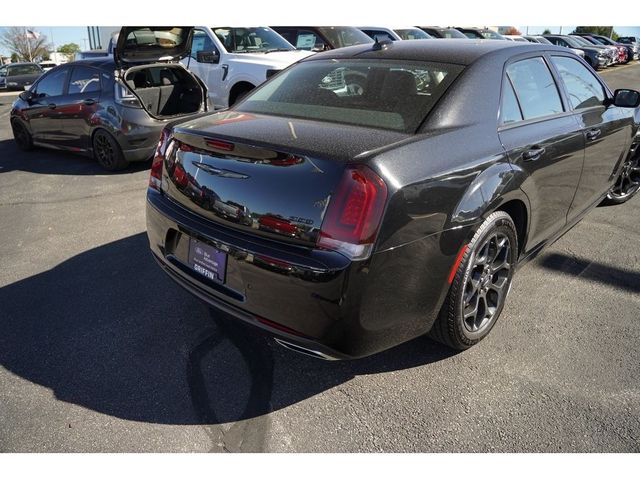 2022 Chrysler 300 Touring L