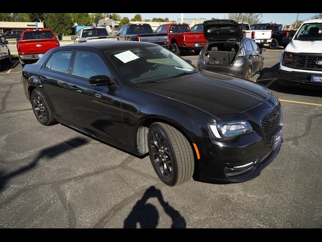 2022 Chrysler 300 Touring L