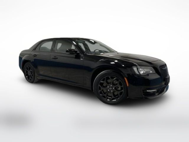 2022 Chrysler 300 300 Touring L