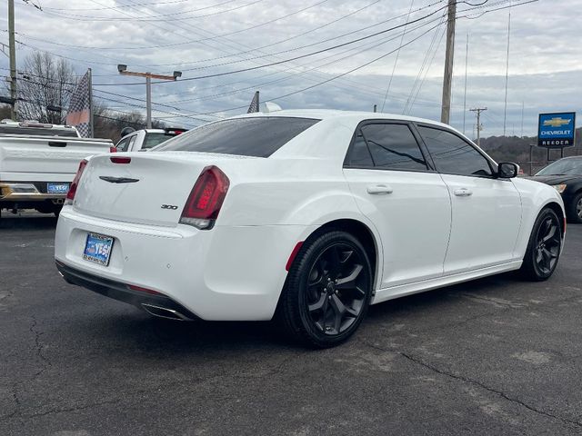 2022 Chrysler 300 Touring L