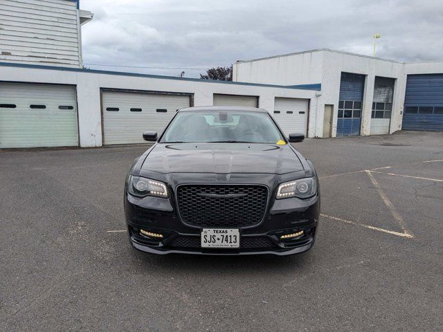 2022 Chrysler 300 Touring L