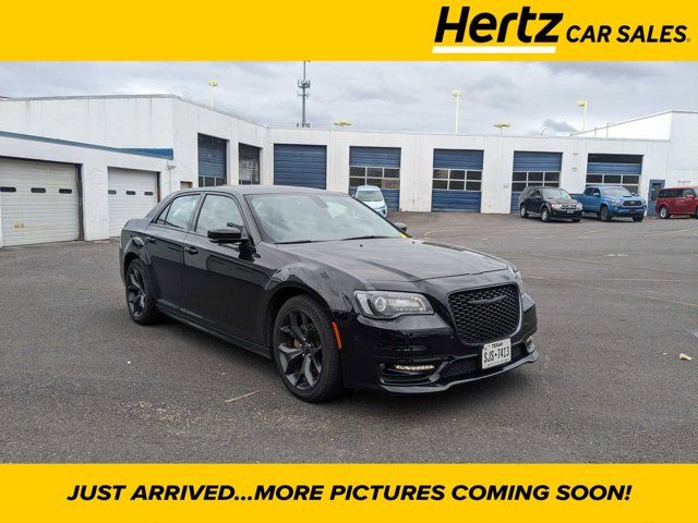 2022 Chrysler 300 Touring L