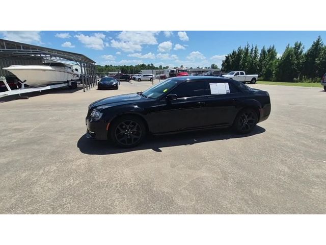 2022 Chrysler 300 Touring L