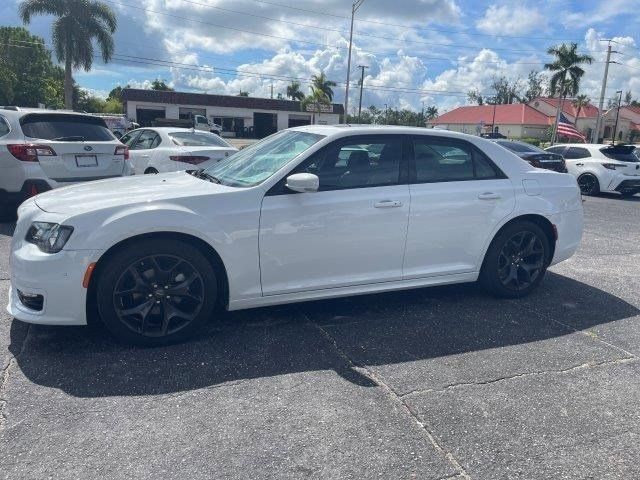 2022 Chrysler 300 Touring L