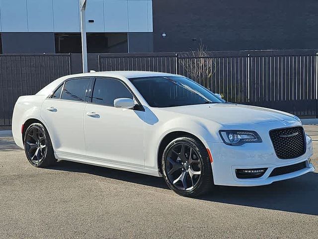 2022 Chrysler 300 Touring L