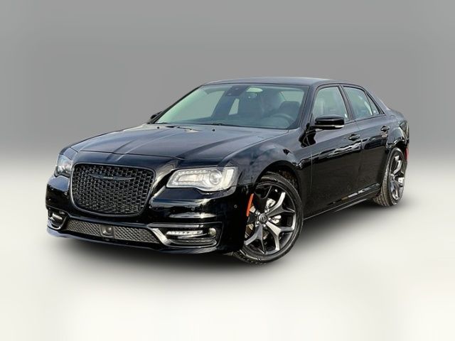 2022 Chrysler 300 Touring L