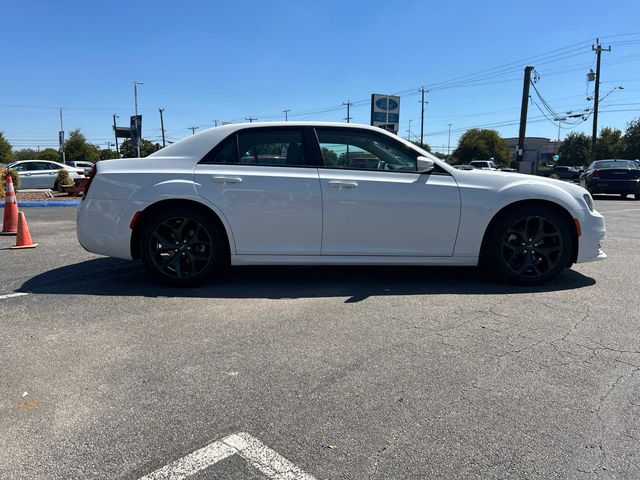 2022 Chrysler 300 Touring L