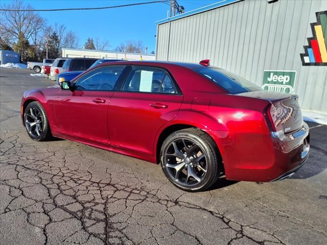 2022 Chrysler 300 Touring L