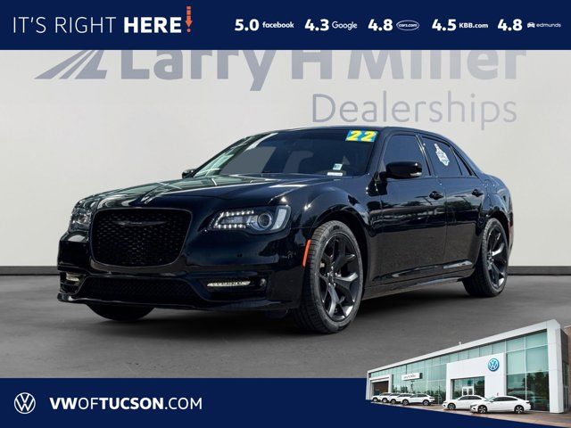 2022 Chrysler 300 Touring L