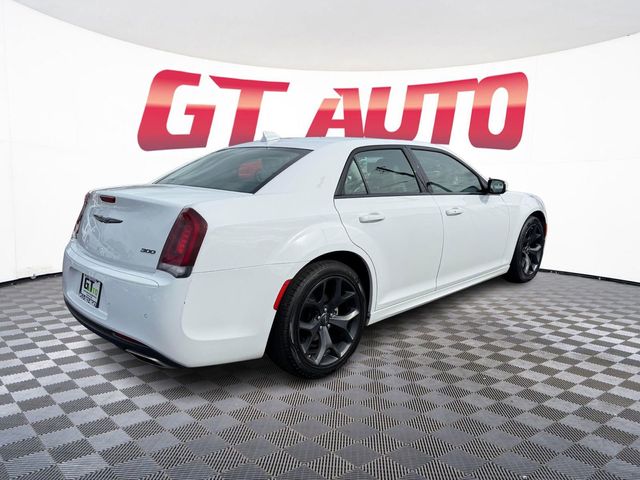 2022 Chrysler 300 300 Touring L
