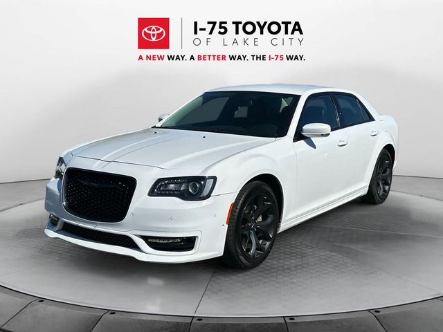 2022 Chrysler 300 Touring L