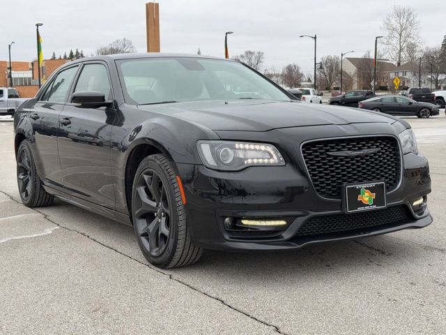 2022 Chrysler 300 300 Touring L