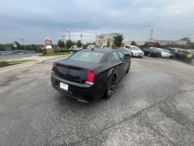 2022 Chrysler 300 Touring L