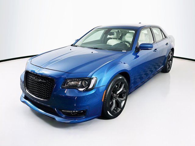 2022 Chrysler 300 Touring L