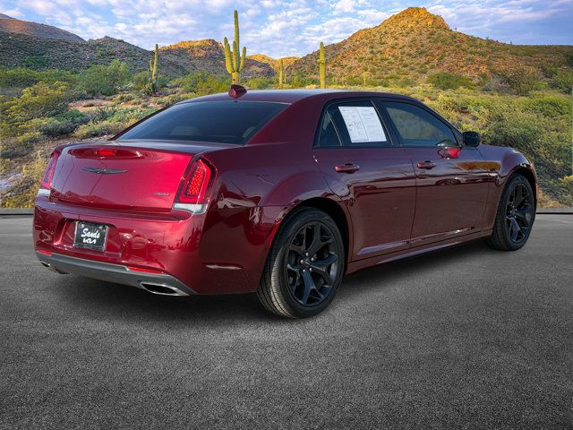 2022 Chrysler 300 Touring L