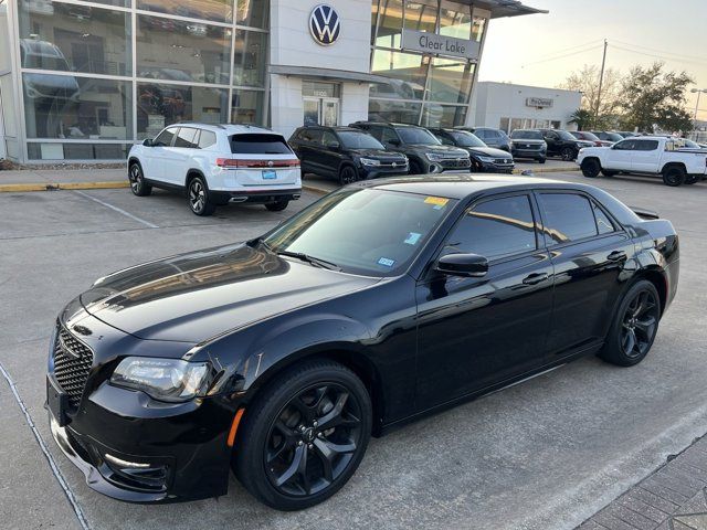 2022 Chrysler 300 Touring L