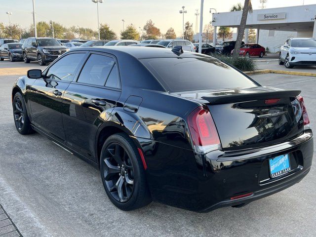 2022 Chrysler 300 Touring L