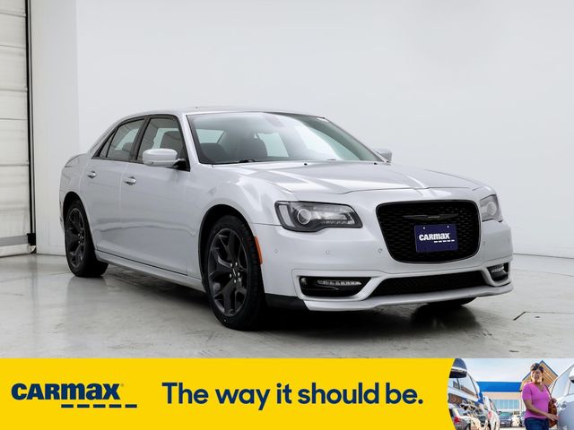 2022 Chrysler 300 Touring L