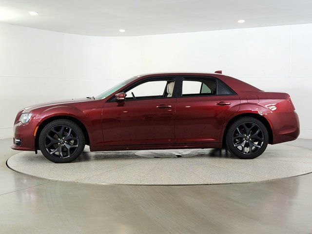 2022 Chrysler 300 Touring L