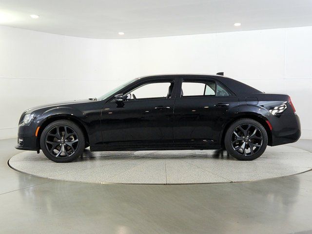 2022 Chrysler 300 Touring L