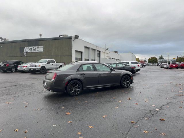 2022 Chrysler 300 Touring L