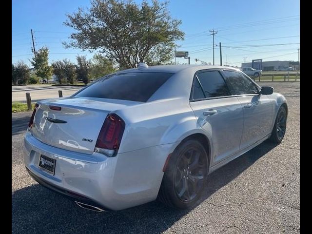 2022 Chrysler 300 Touring L