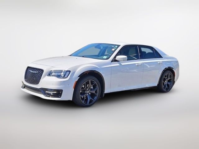 2022 Chrysler 300 Touring L