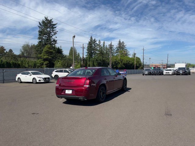 2022 Chrysler 300 Touring L