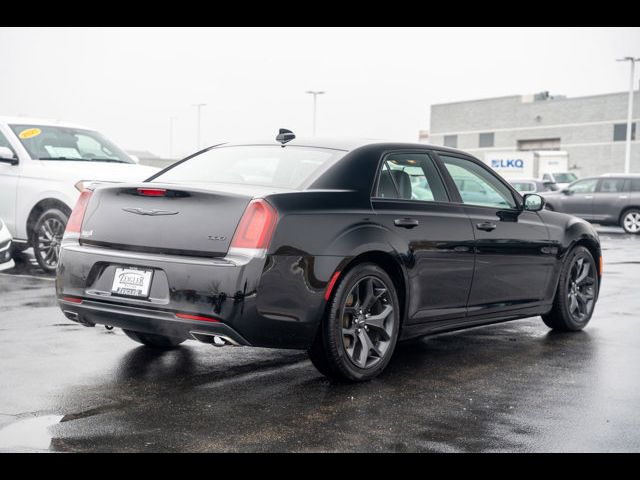 2022 Chrysler 300 Touring L