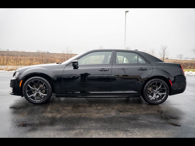 2022 Chrysler 300 Touring L