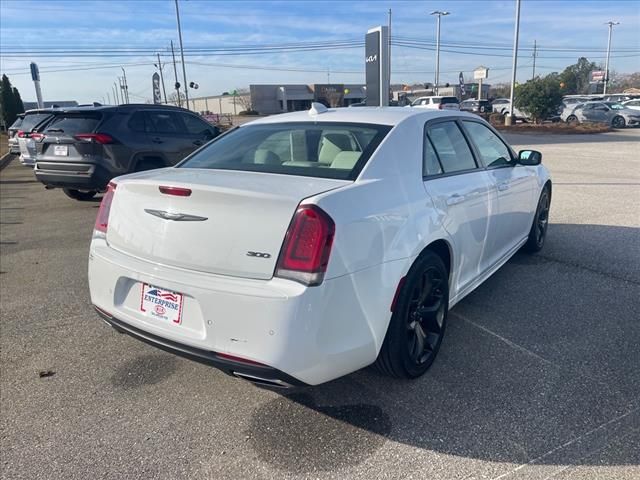 2022 Chrysler 300 Touring L