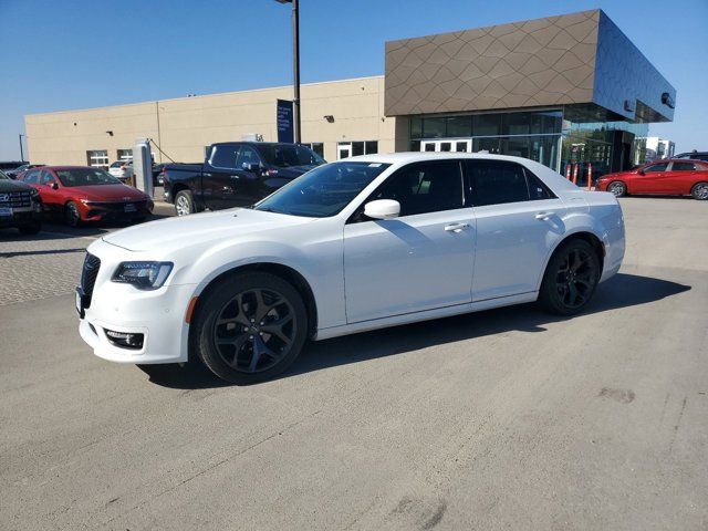 2022 Chrysler 300 Touring L