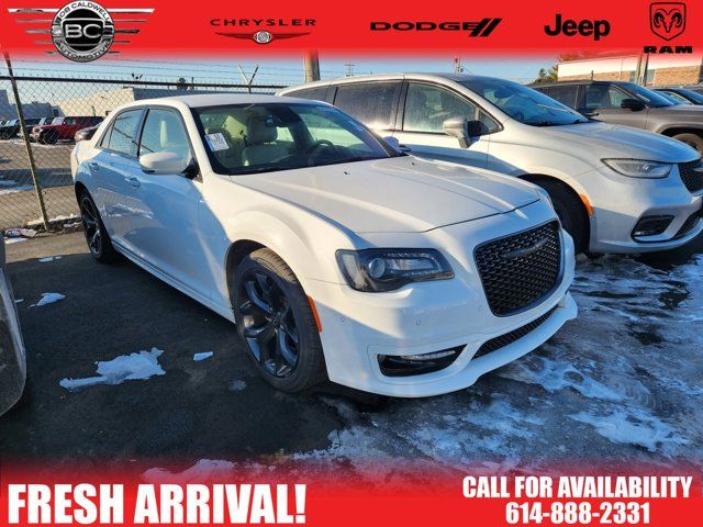 2022 Chrysler 300 300 Touring L