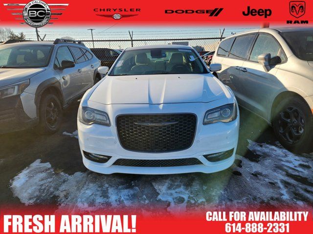 2022 Chrysler 300 300 Touring L