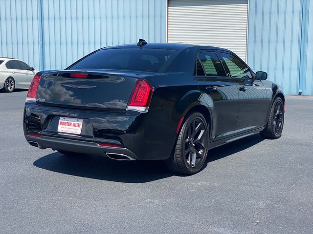 2022 Chrysler 300 Touring L