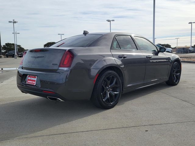 2022 Chrysler 300 Touring L