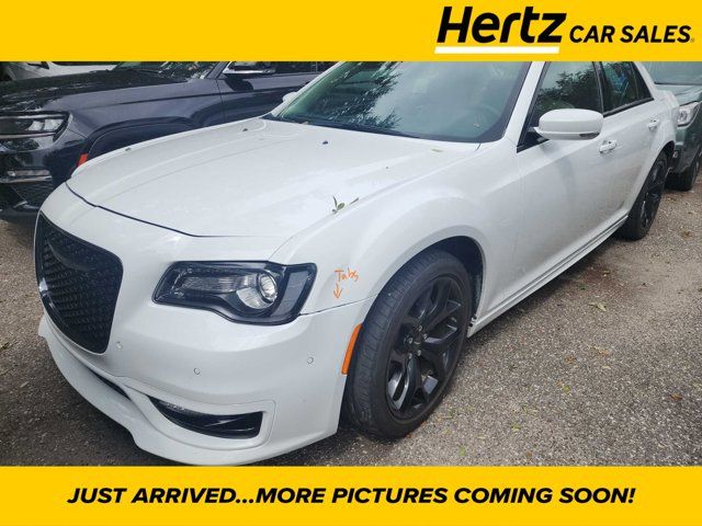 2022 Chrysler 300 Touring L