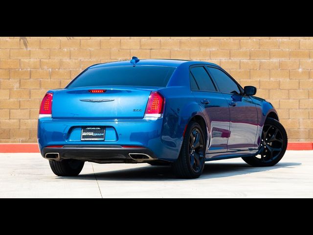 2022 Chrysler 300 Touring L