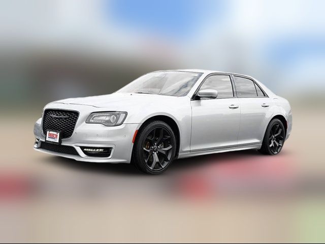 2022 Chrysler 300 Touring L