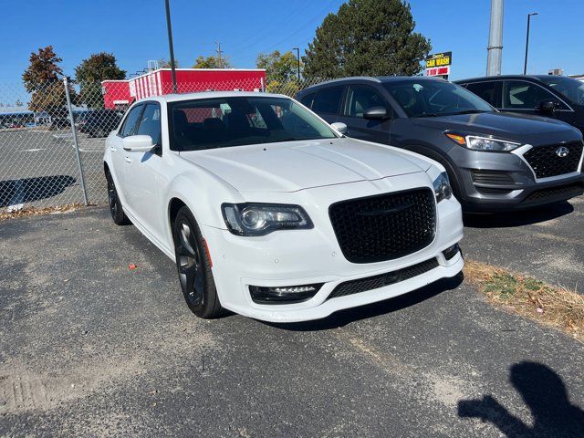 2022 Chrysler 300 Touring L