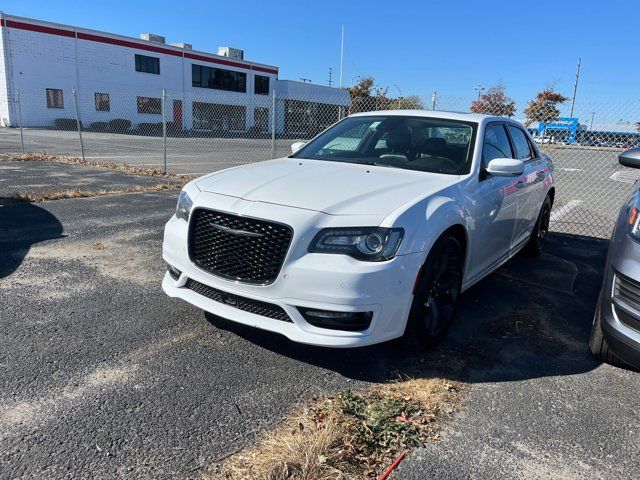 2022 Chrysler 300 Touring L