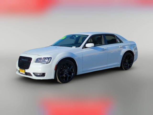 2022 Chrysler 300 Touring L