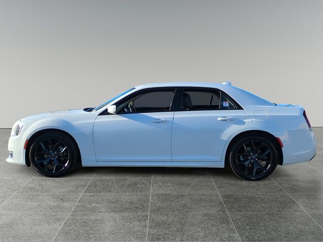 2022 Chrysler 300 Touring L