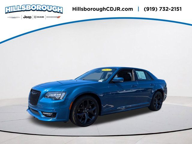 2022 Chrysler 300 Touring L