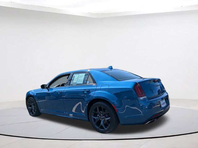 2022 Chrysler 300 Touring L