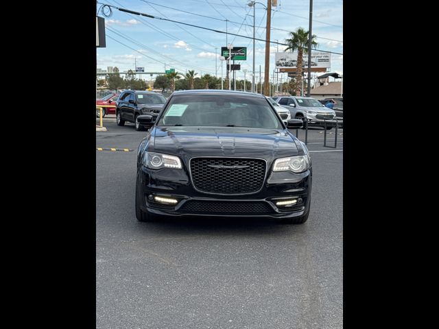 2022 Chrysler 300 Touring L