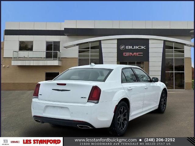 2022 Chrysler 300 300 Touring L