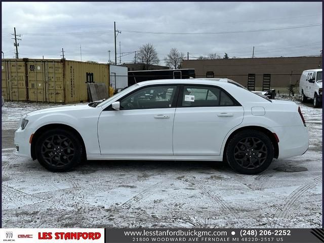 2022 Chrysler 300 300 Touring L