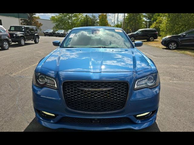 2022 Chrysler 300 Touring L